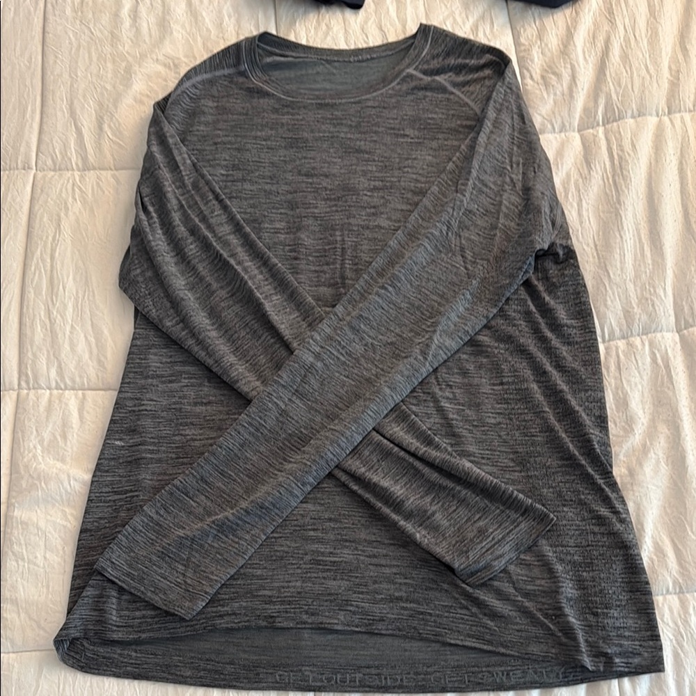 Lulu Lemon License to train long sleeve shirt